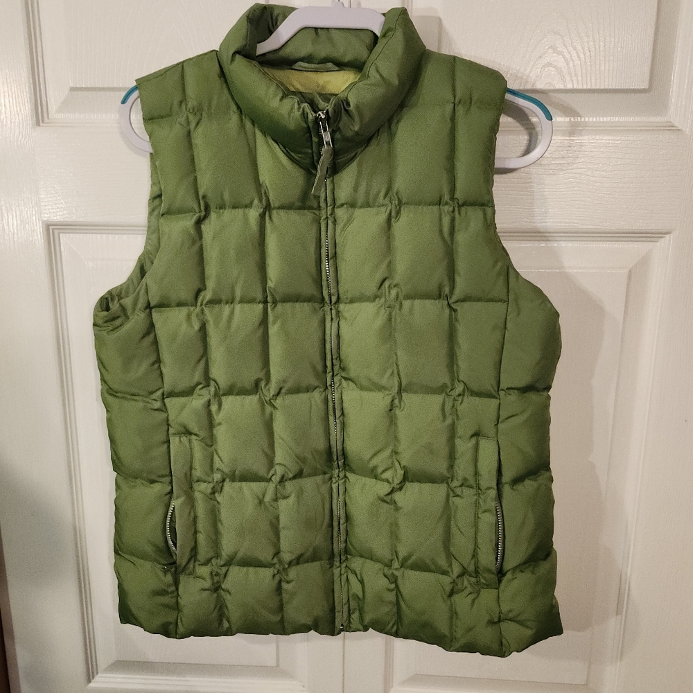 VINTAGE 2003 GAP DOWN PUFFER STYLE FULL ZIP VEST IN ARMY/GRASS GREEN WOMENS L.